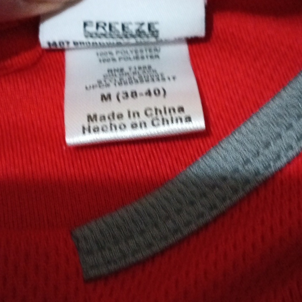 NWT Marvel Deadpool Red, Black and Gray Long Sleeve Hockey Style Jersey - Picture 8 of 8
